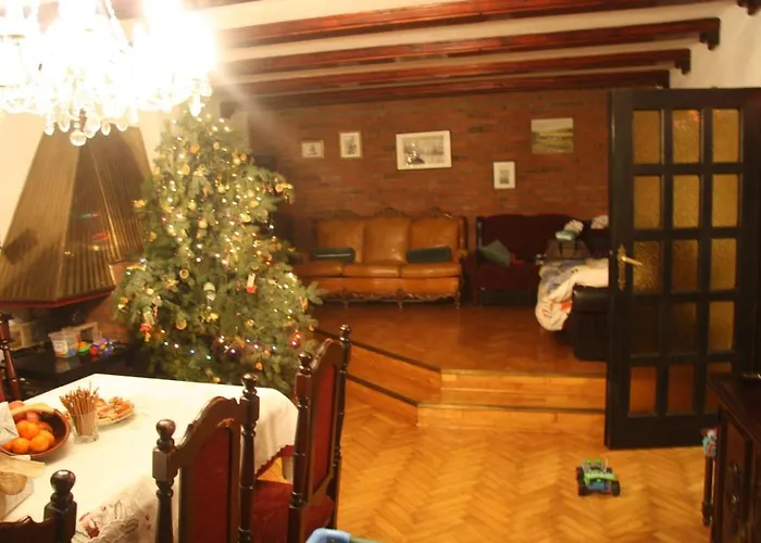 A Beautiful House Near Airport Krakow-balice Tatil Evi *